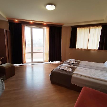 Paris Hotel Balchik Exterior photo