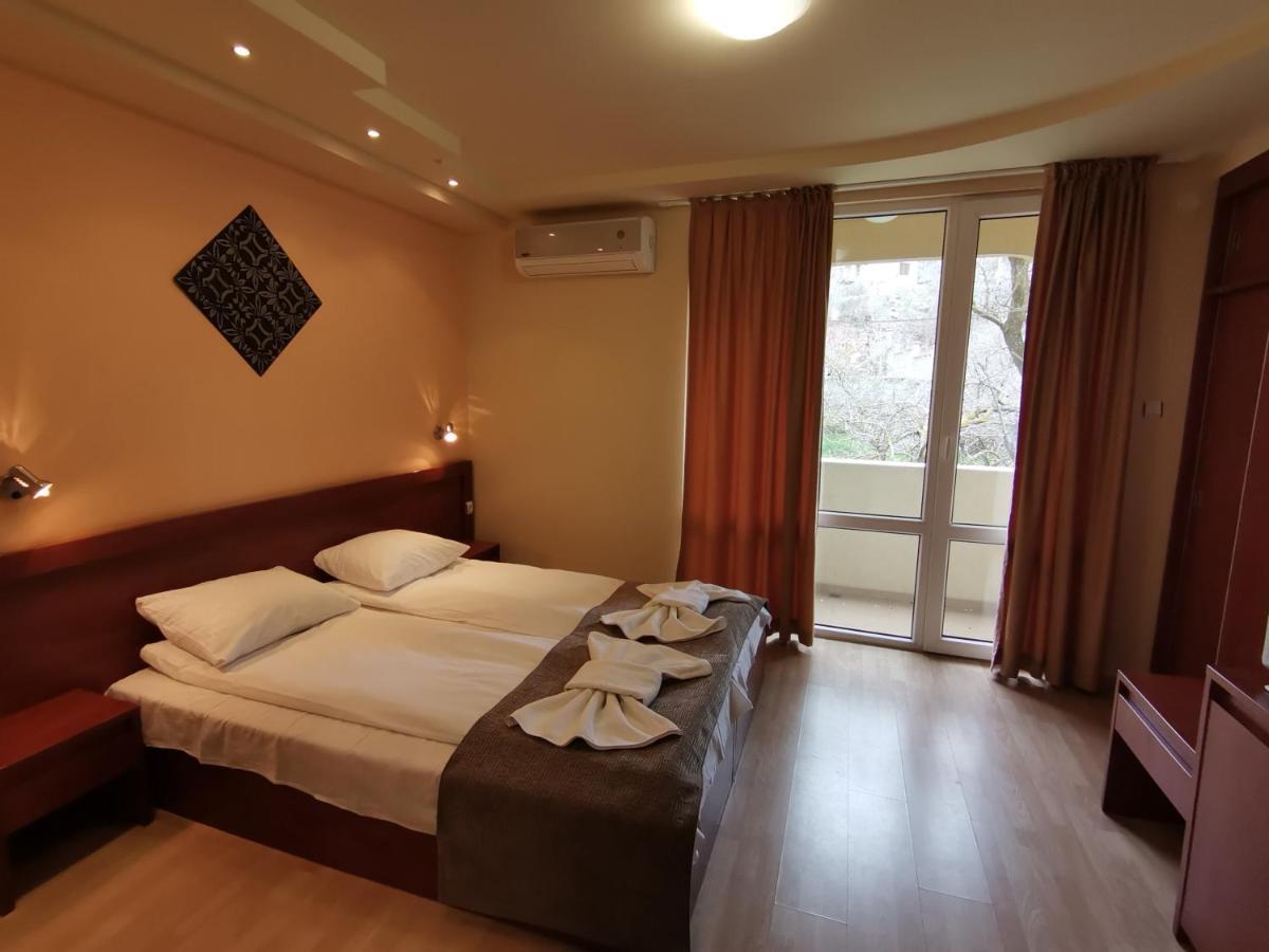 Paris Hotel Balchik Exterior photo