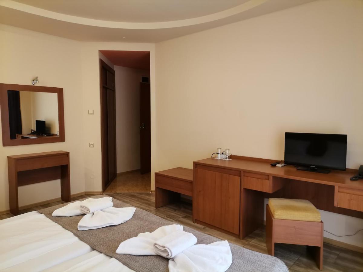 Paris Hotel Balchik Exterior photo