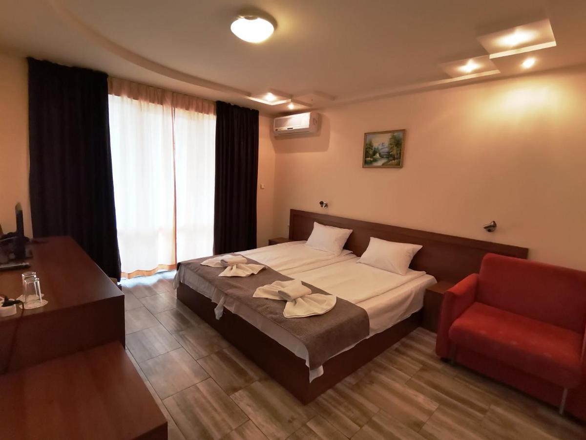 Paris Hotel Balchik Exterior photo