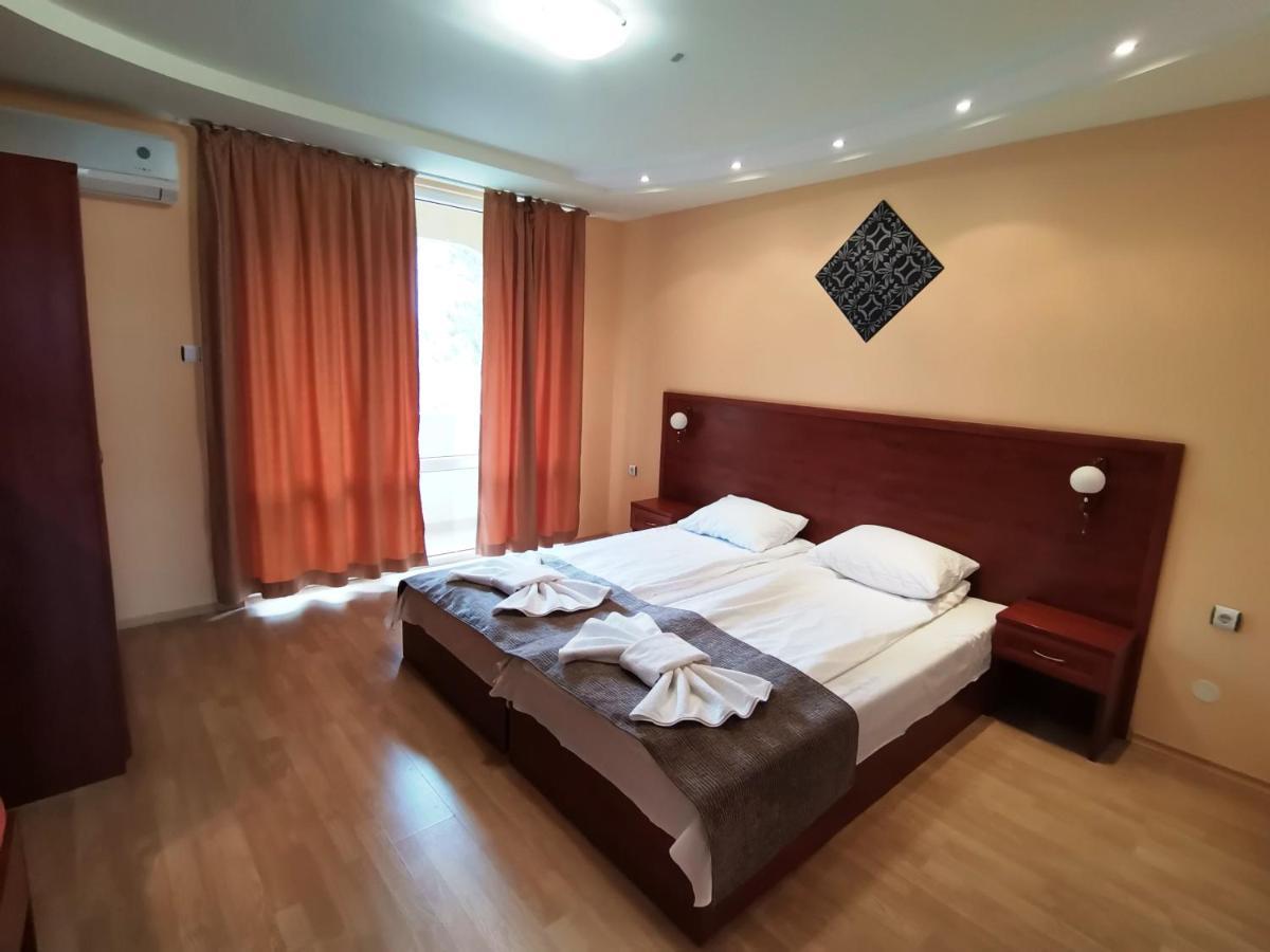 Paris Hotel Balchik Exterior photo