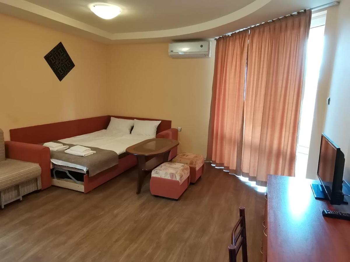 Paris Hotel Balchik Exterior photo