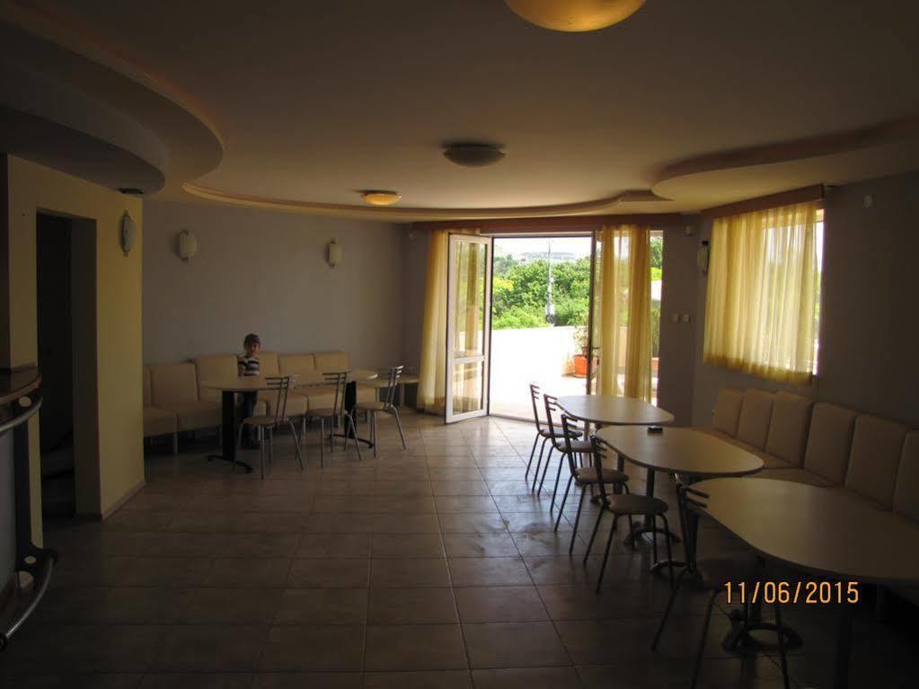 Paris Hotel Balchik Exterior photo
