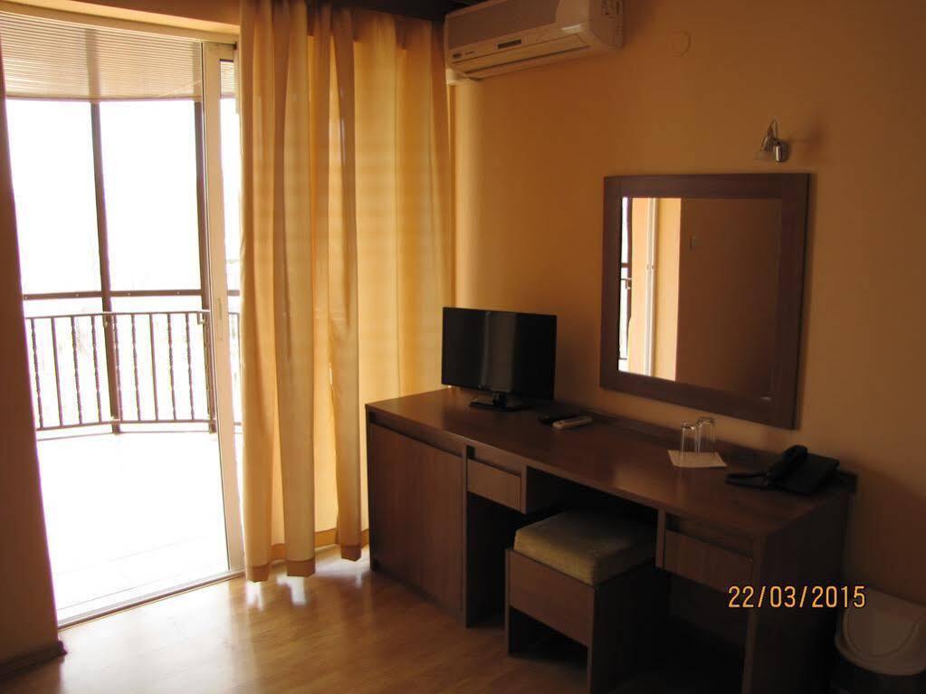 Paris Hotel Balchik Exterior photo